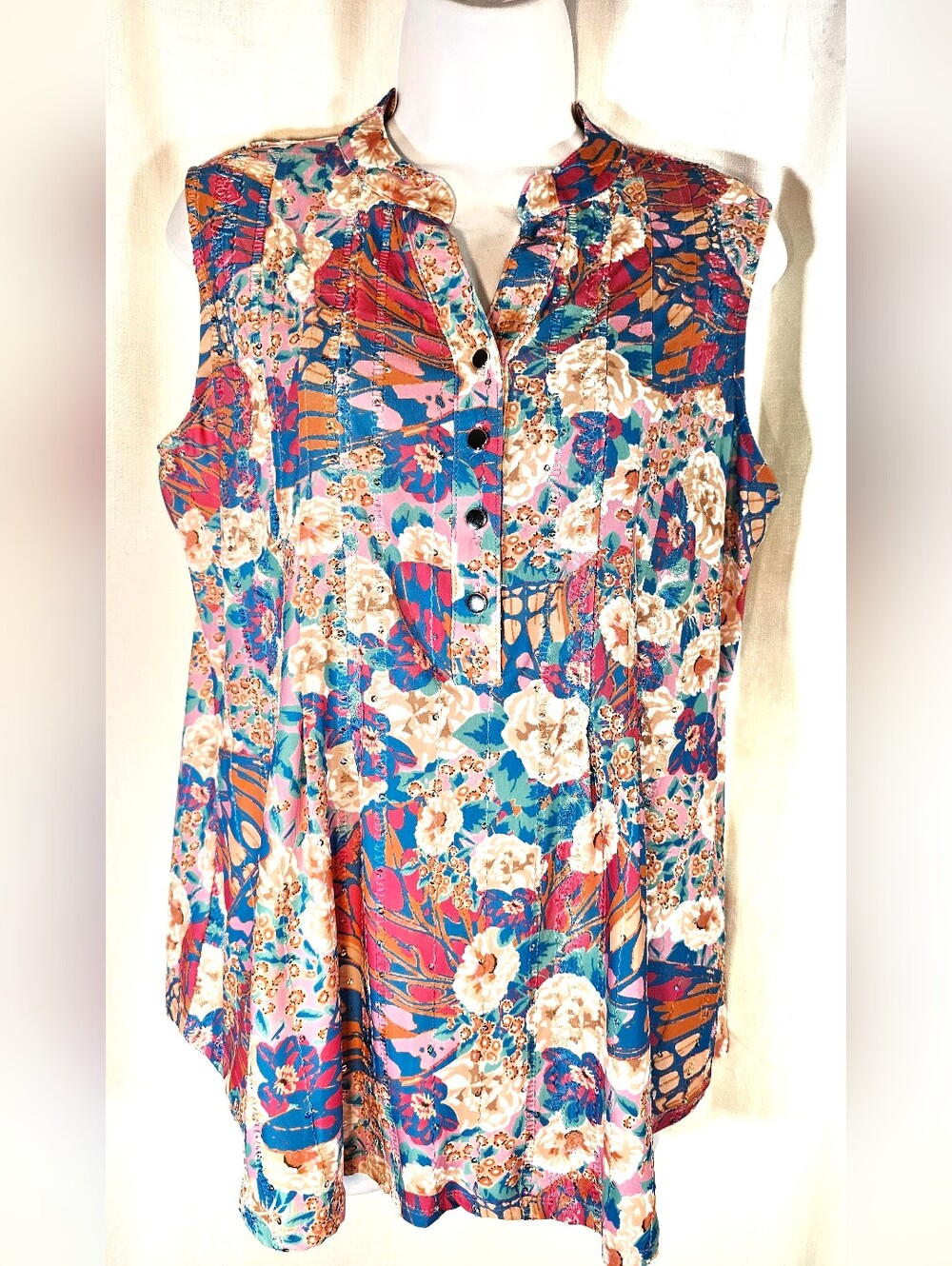 2/$20 Ava & Grace M Multi Floral Sleeveless Tunic